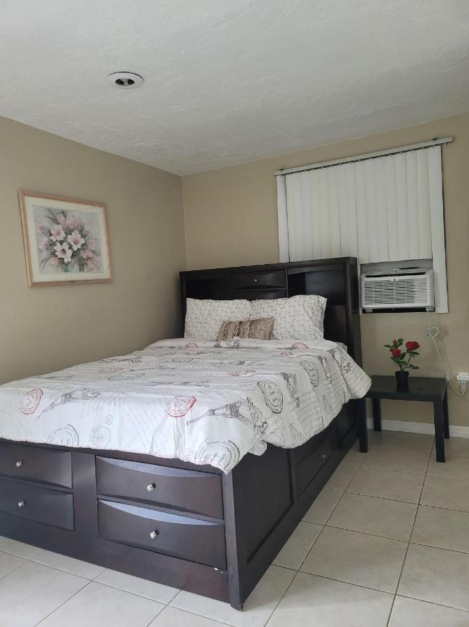 Entire Guesthouse 5 Mins To Siesta Key & Downtown Sarasota Luaran gambar